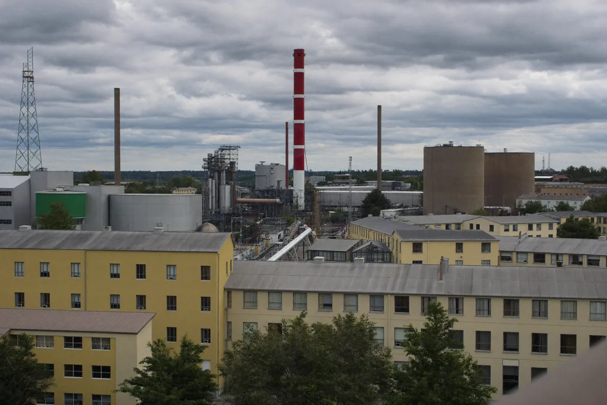 Zone industrielle au nord d'Amiens, sites et cuves de stockage
